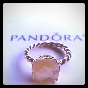 🌸 PANDORA 🌼 Mother of Pearl ring